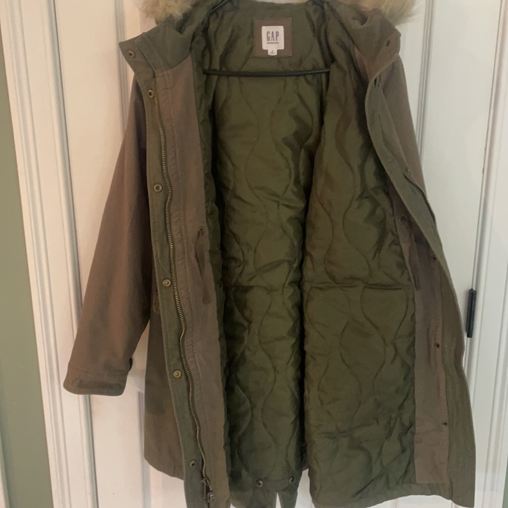 GAP Olive Two-Tone Parka Coat with Faux Fur Trim maternity - Picture 4 of 4